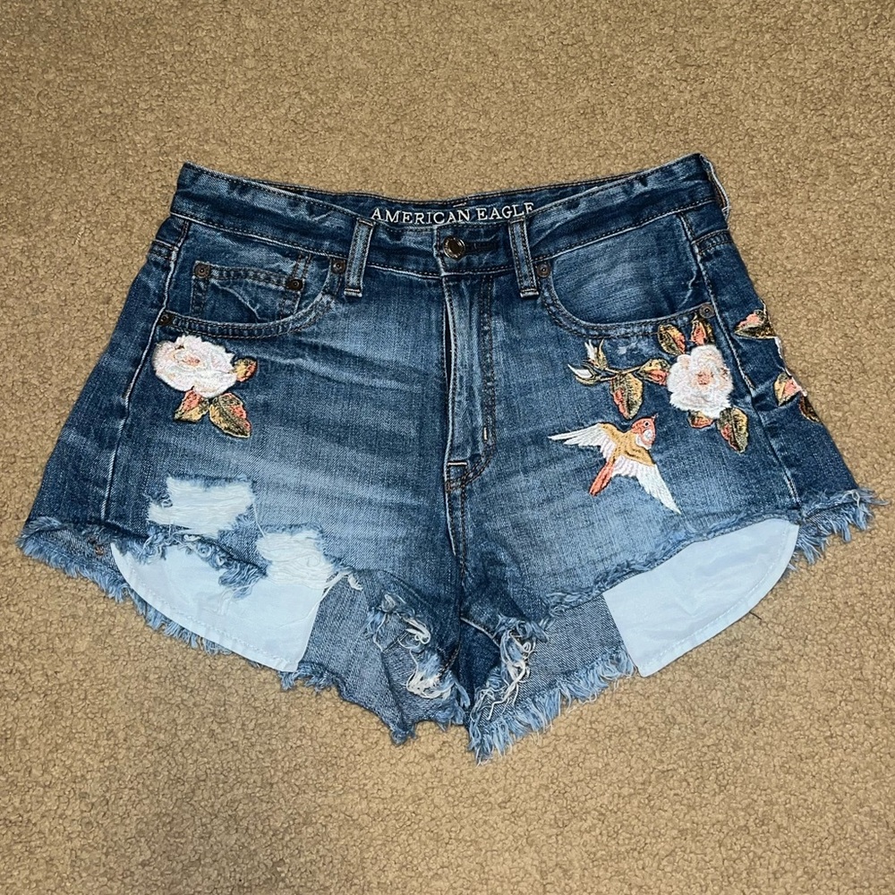 American Eagle: Embroidered Vintage jeans shorts